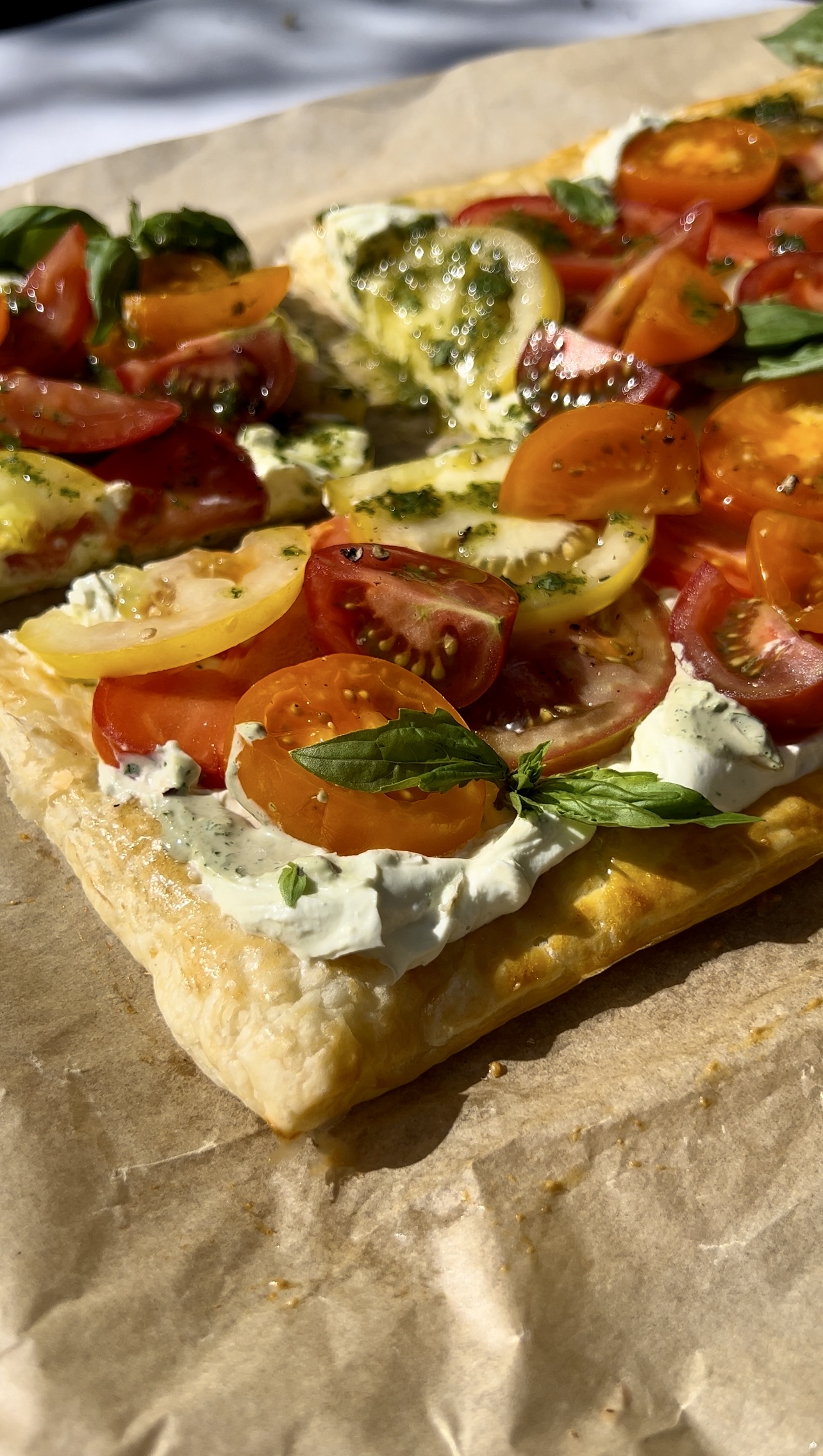 puff pastry tomato tart