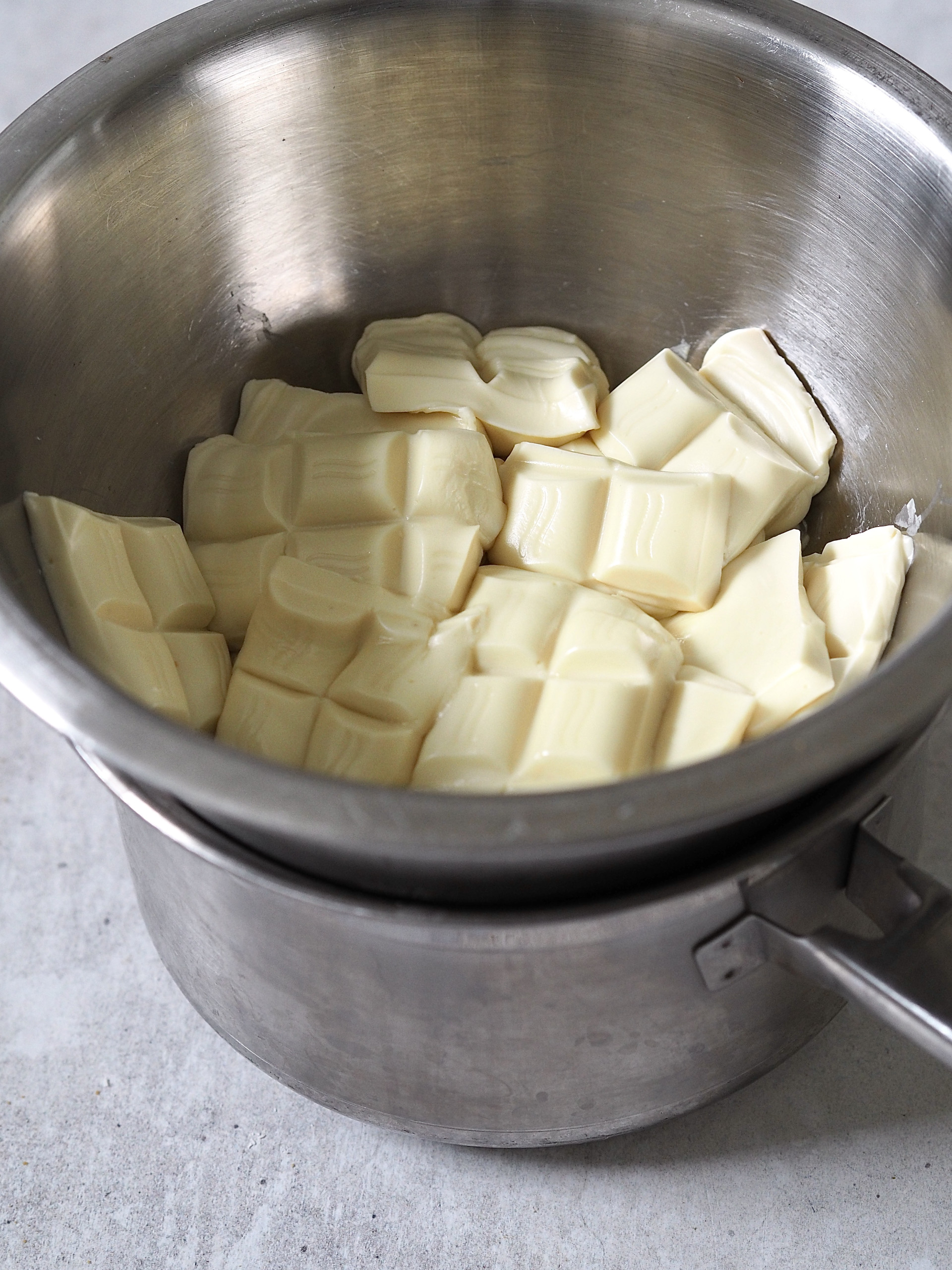 melting white chocolate for ganache for cheesecake