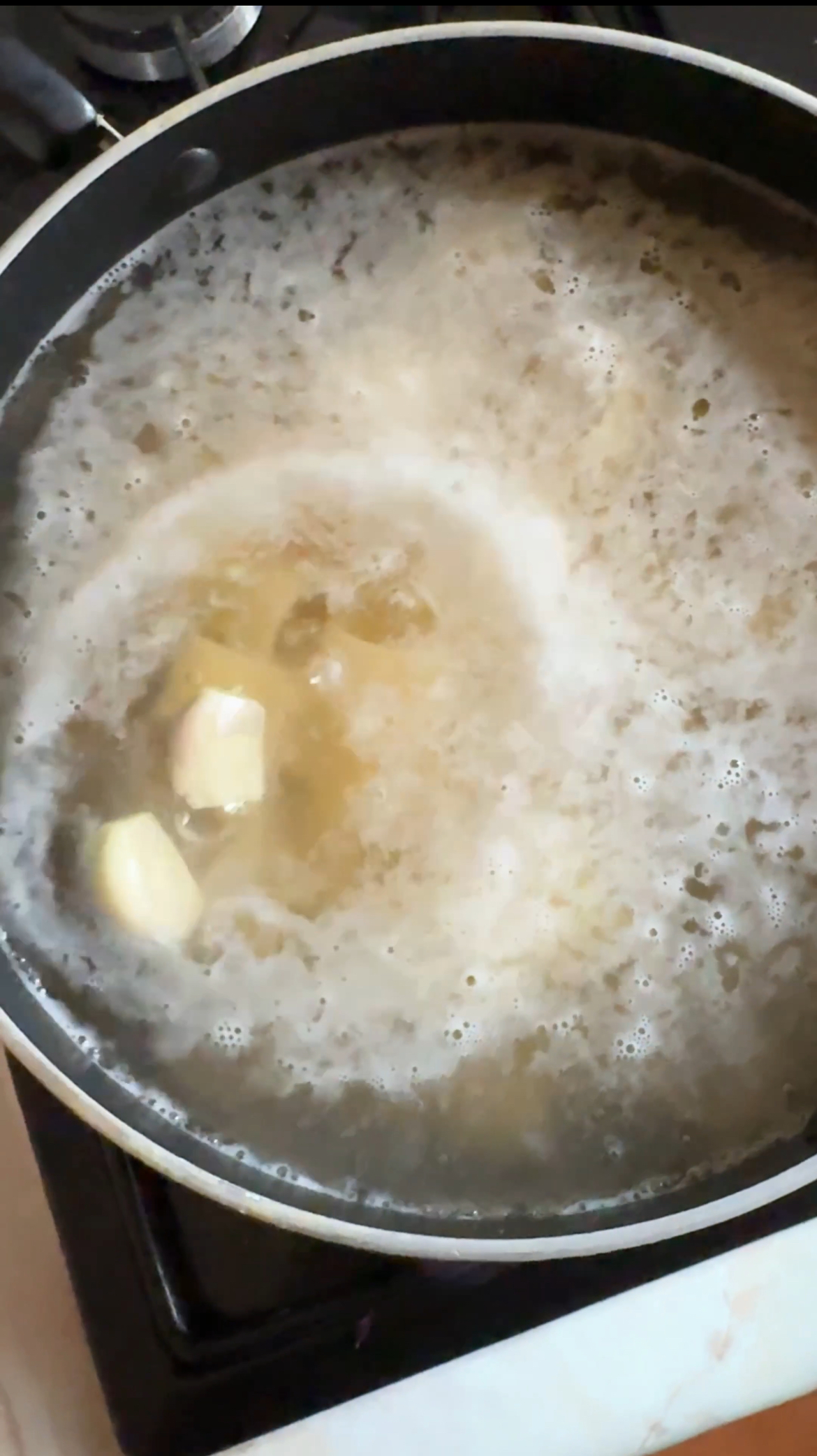 BOILING GARLIC WITH PASTA