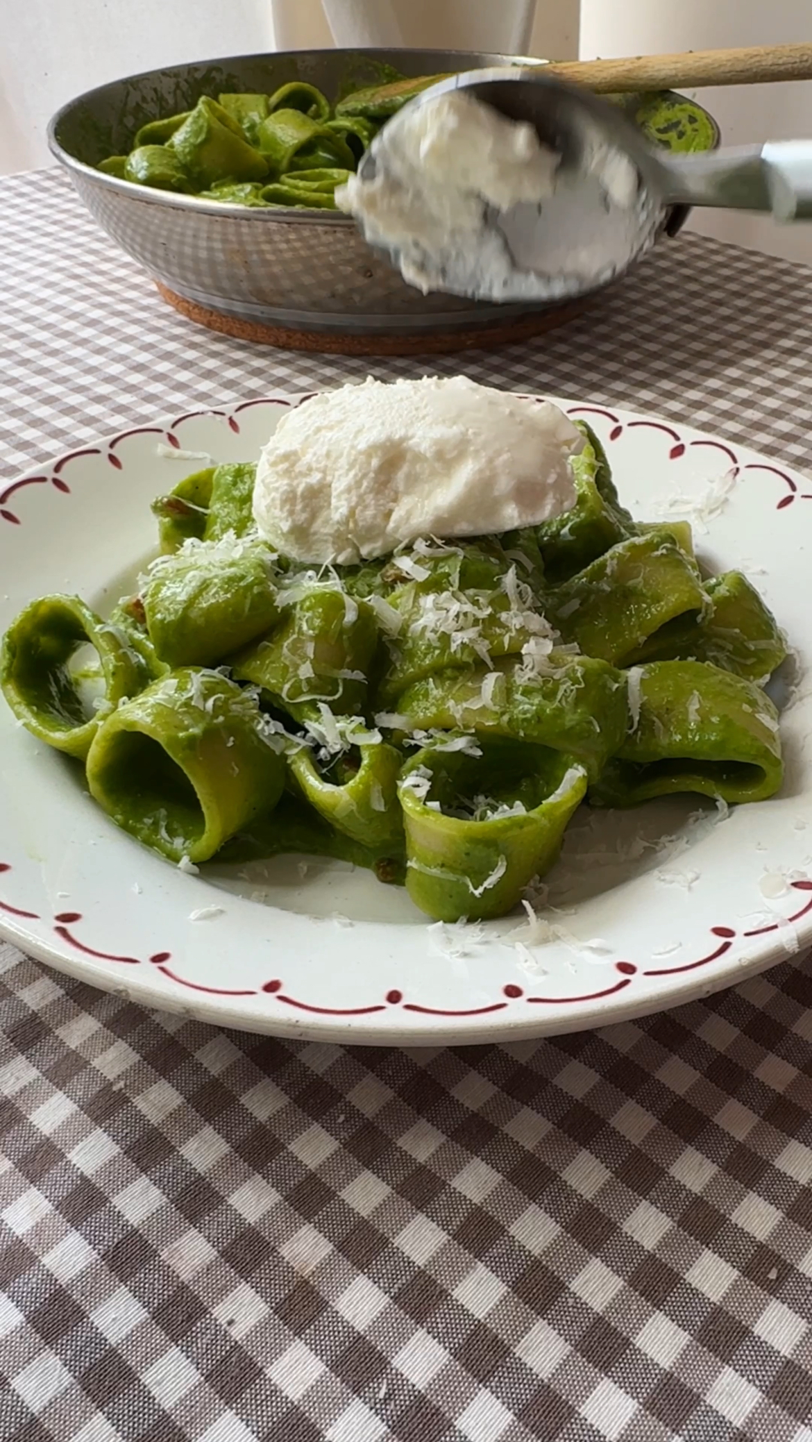 SERVING PASTA IN GREEN SAUCE