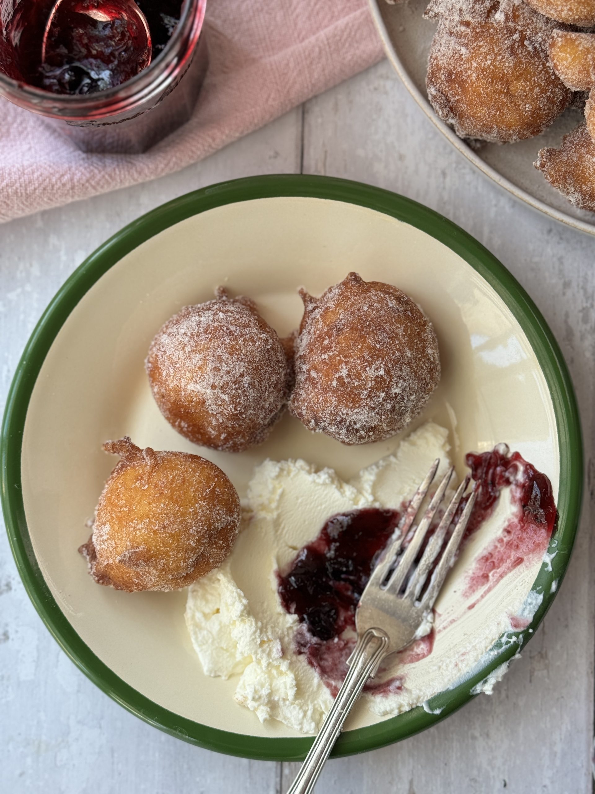 sfingi doughnuts serving suggestion with jam and mascarpone