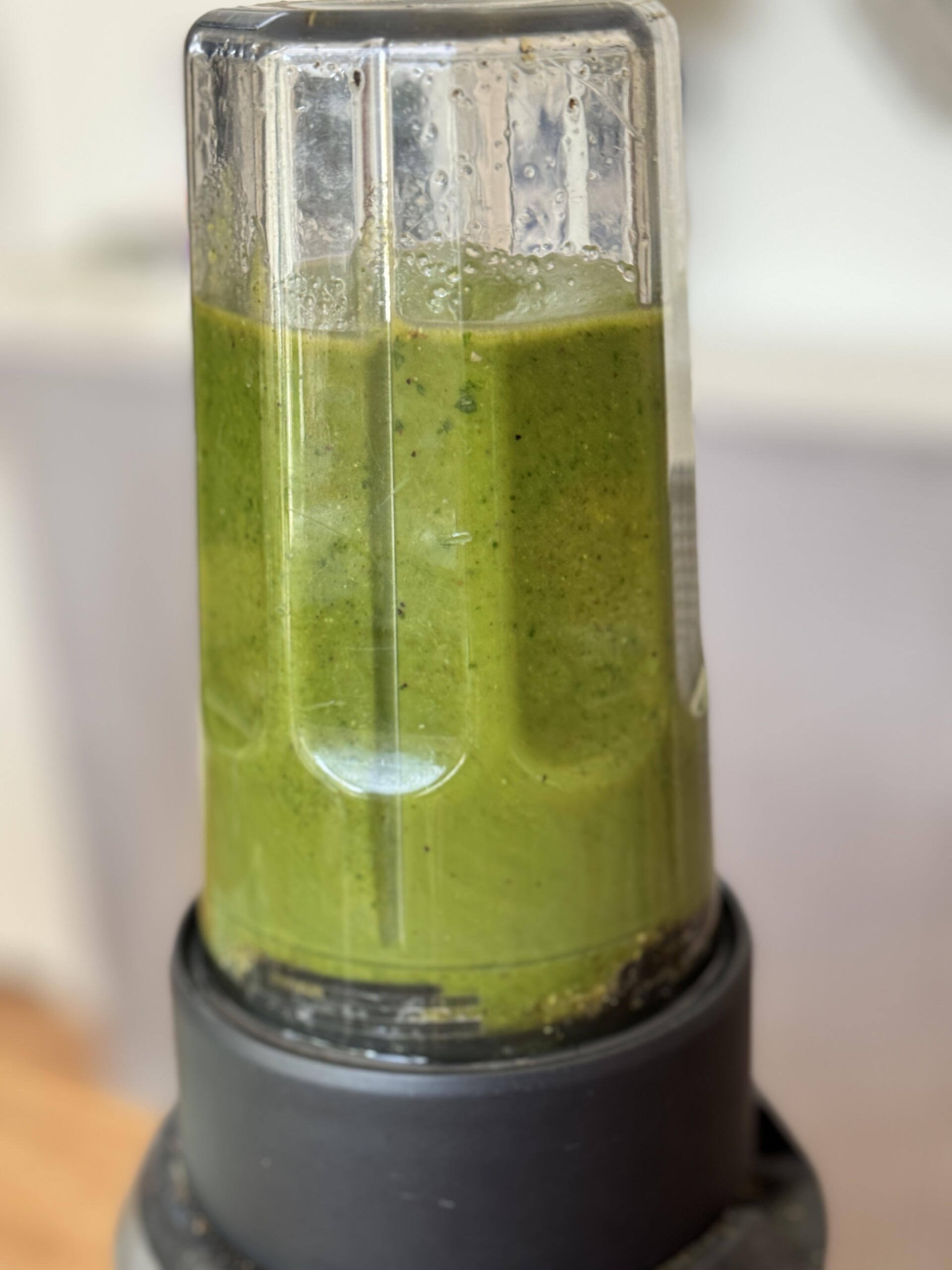 blending pistachio pesto