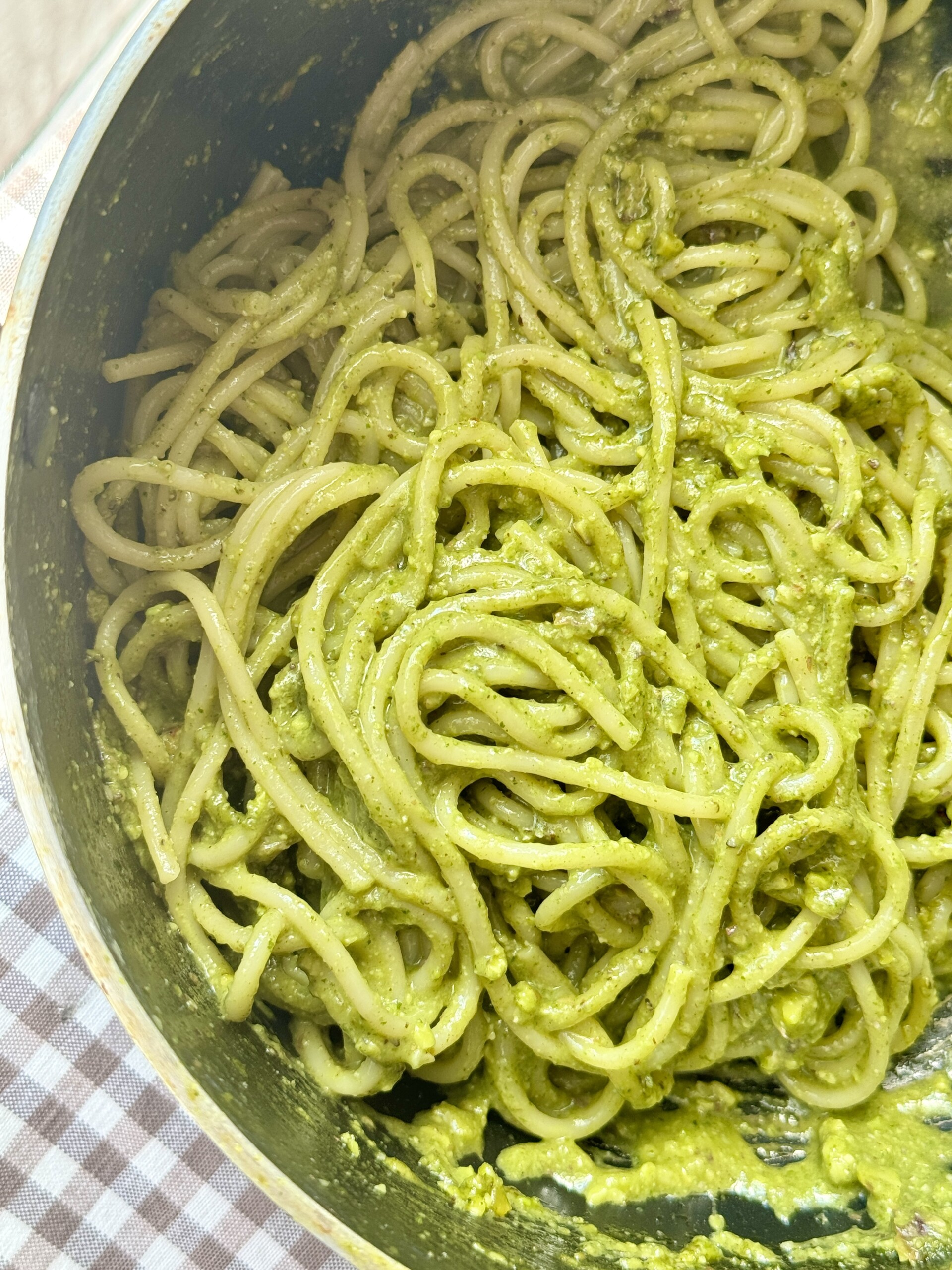 Pesto Al Pistacchio on spaghetti