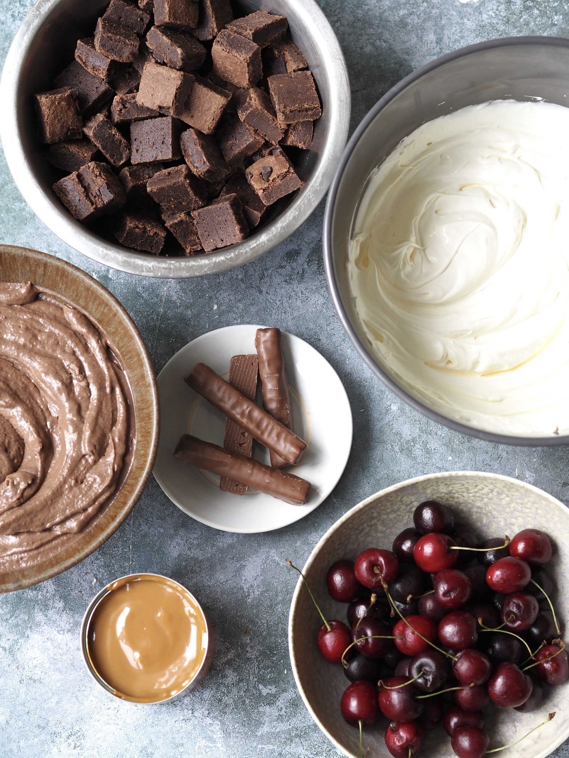 Ingredients for Chocolate Brownie Trifle