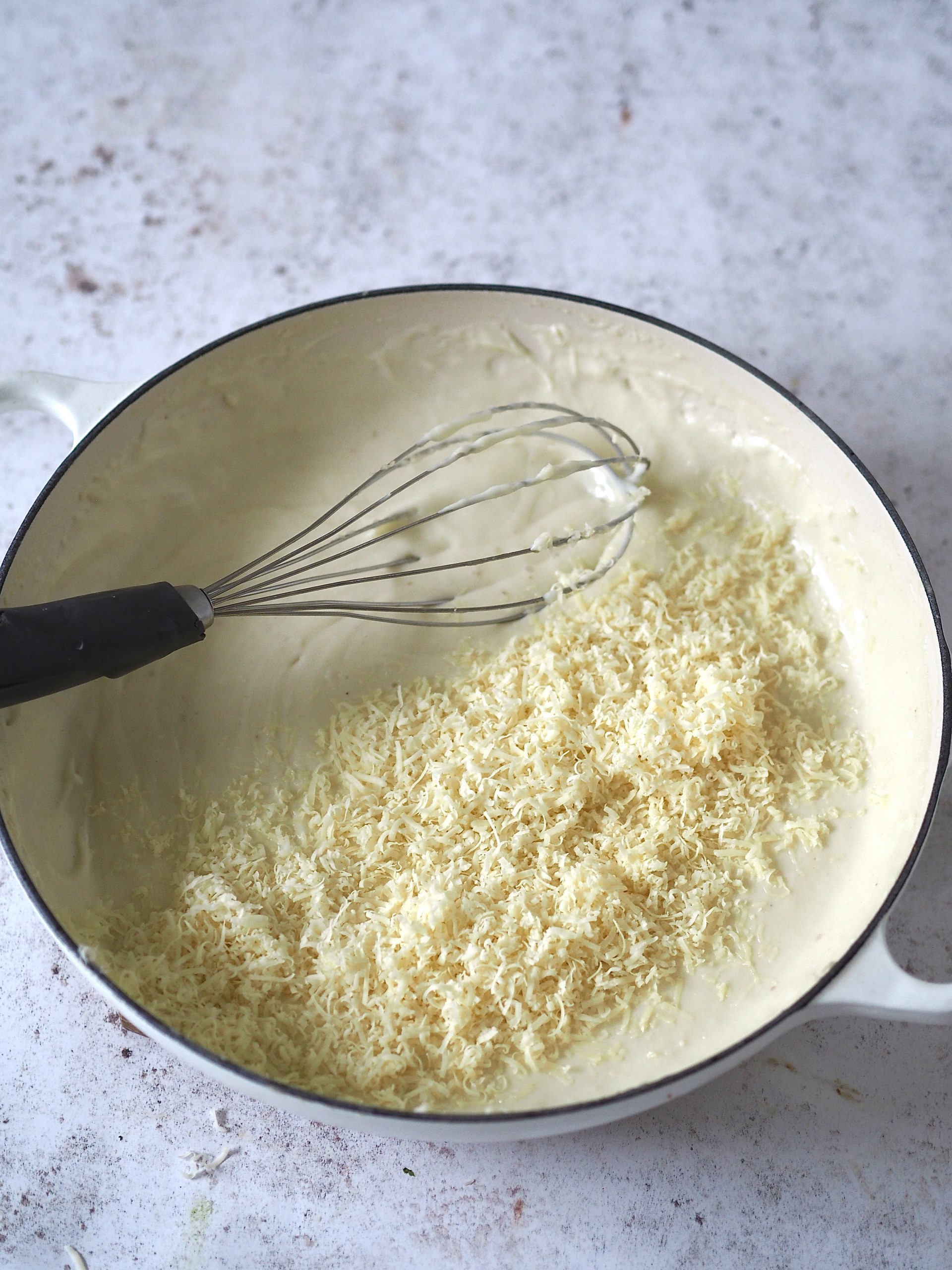 Adding cheese to white sauce