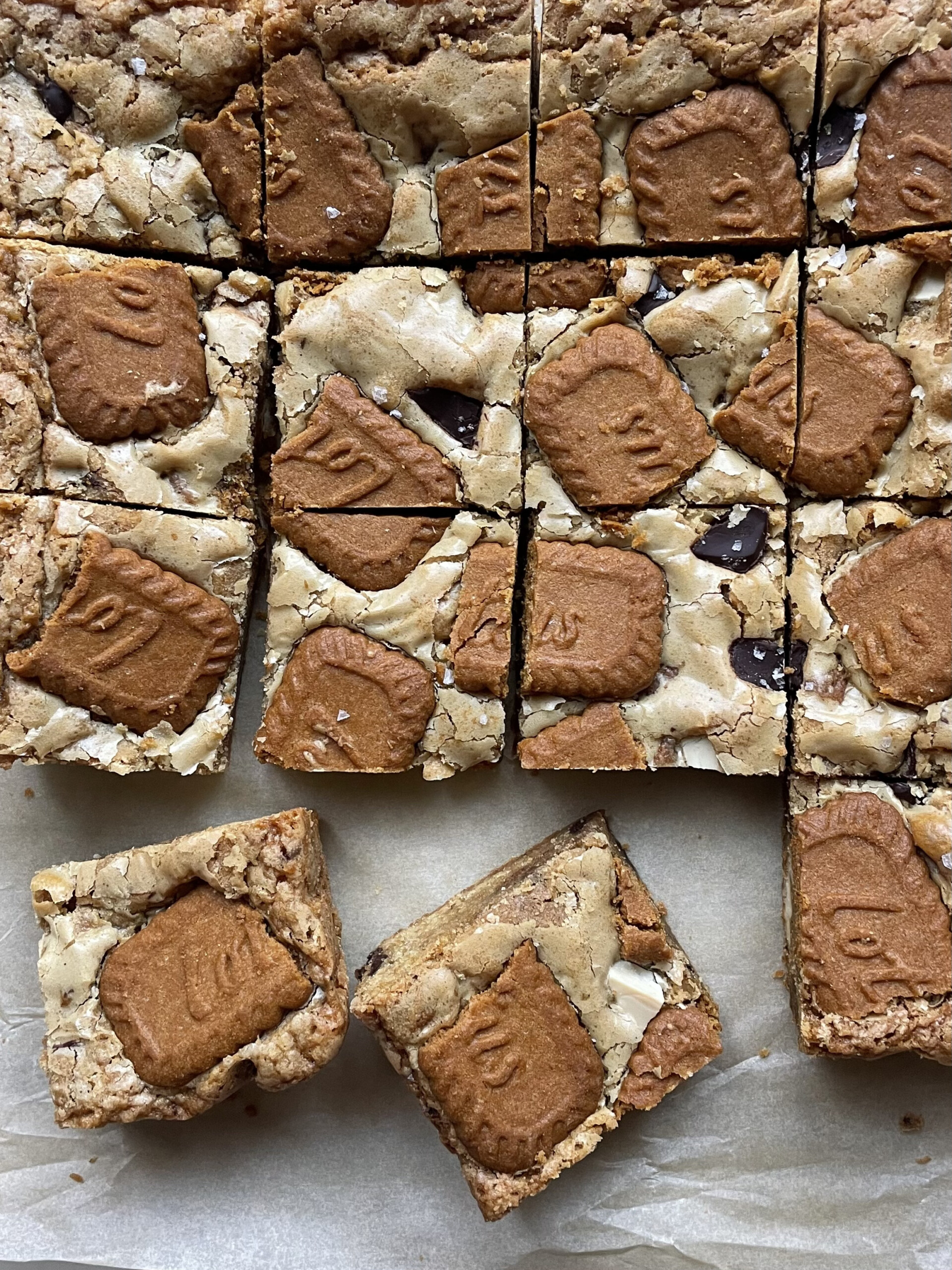 biscoff blondies on parchment paper