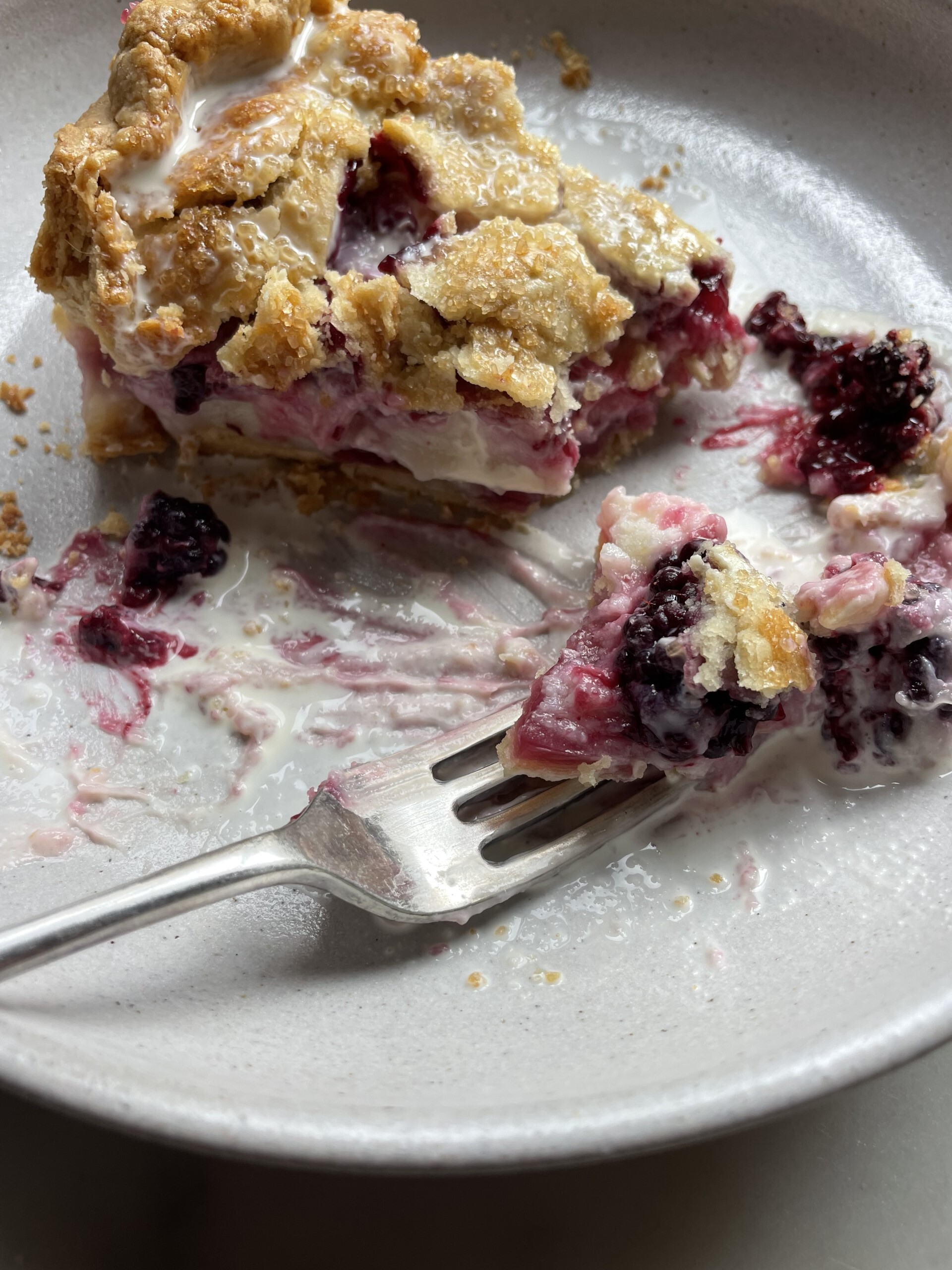 Blackberry Pie with Cream Cheese