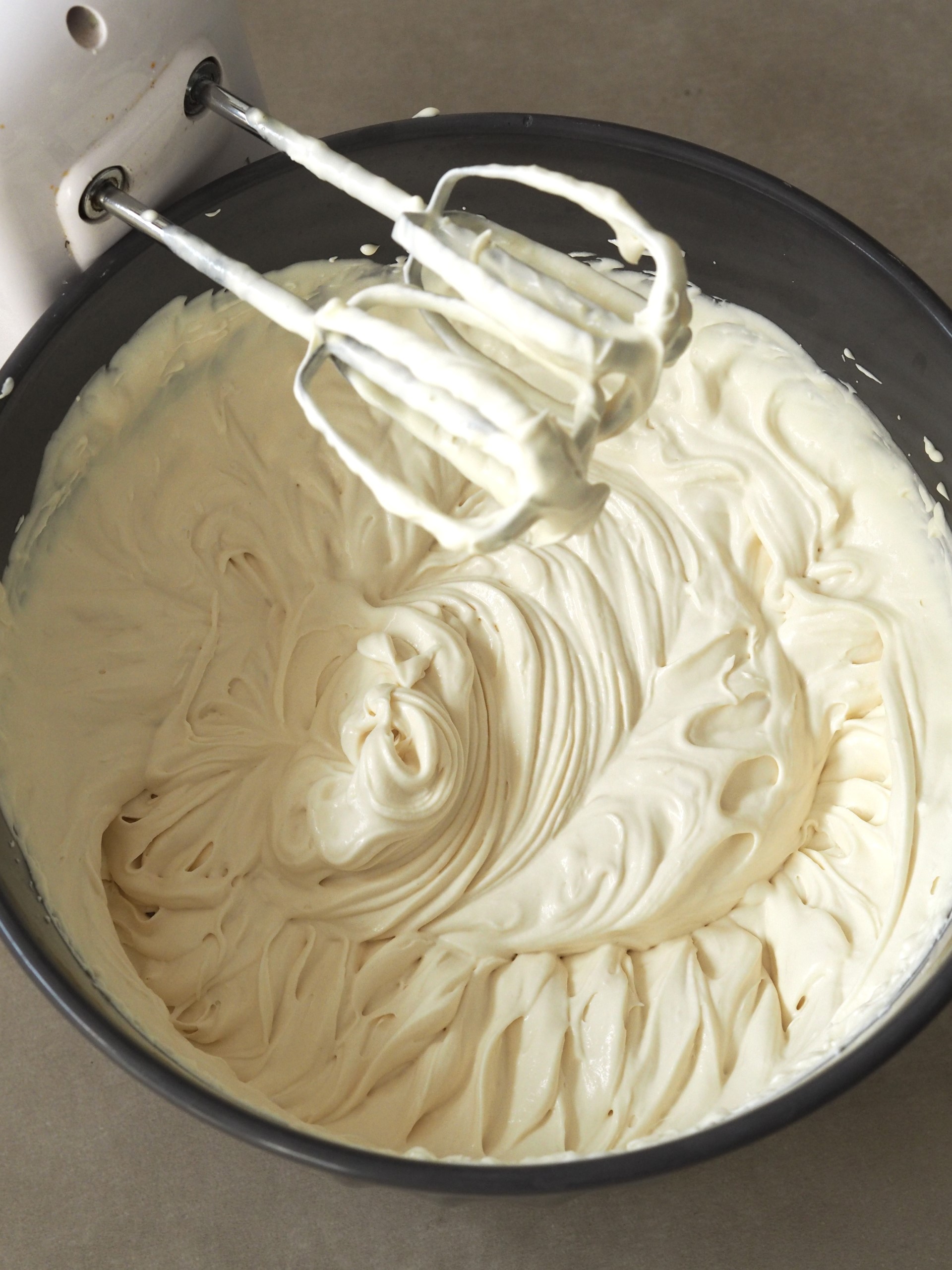 Whisking cream 