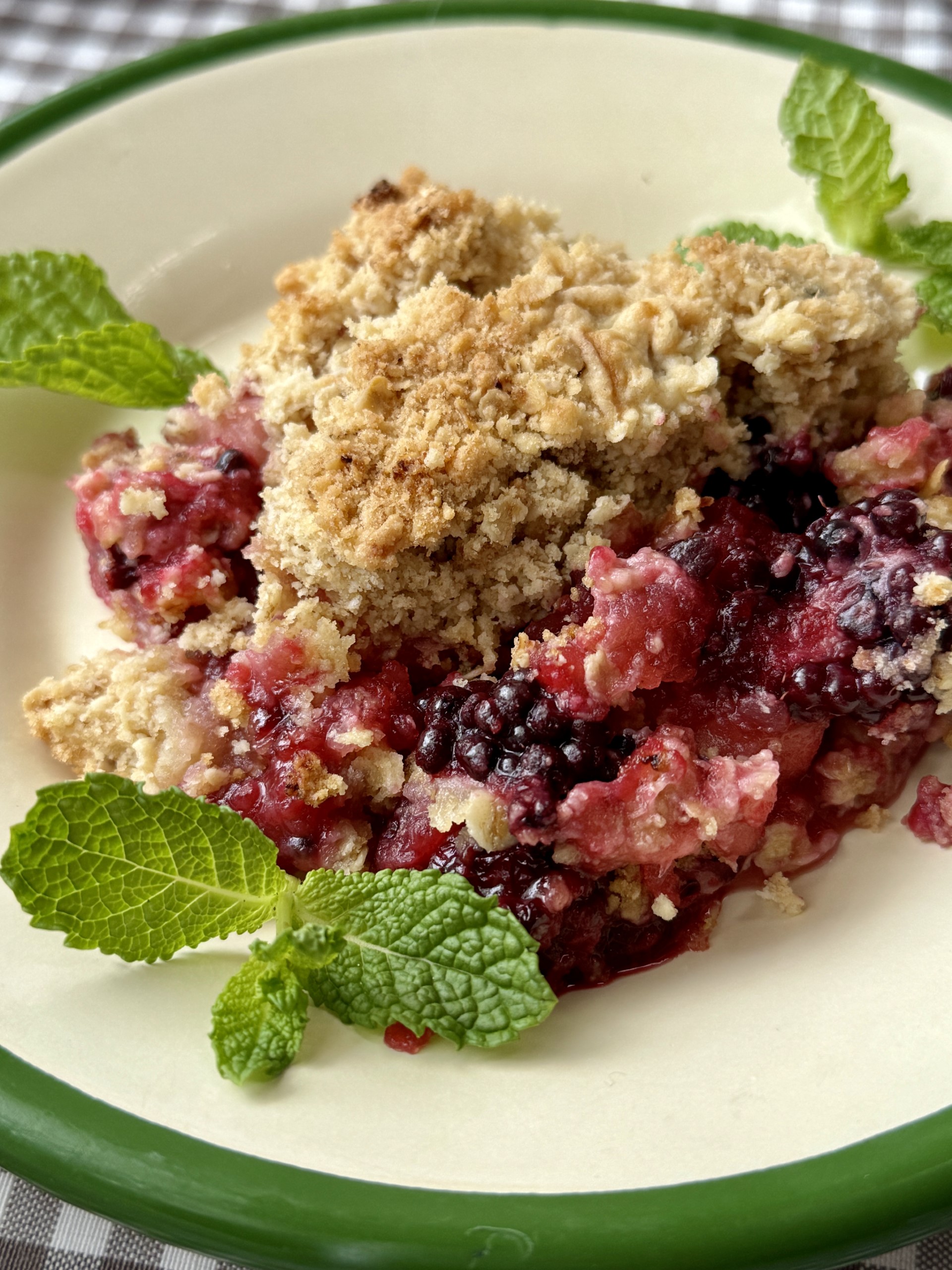 Apple and Blackberry Crumble