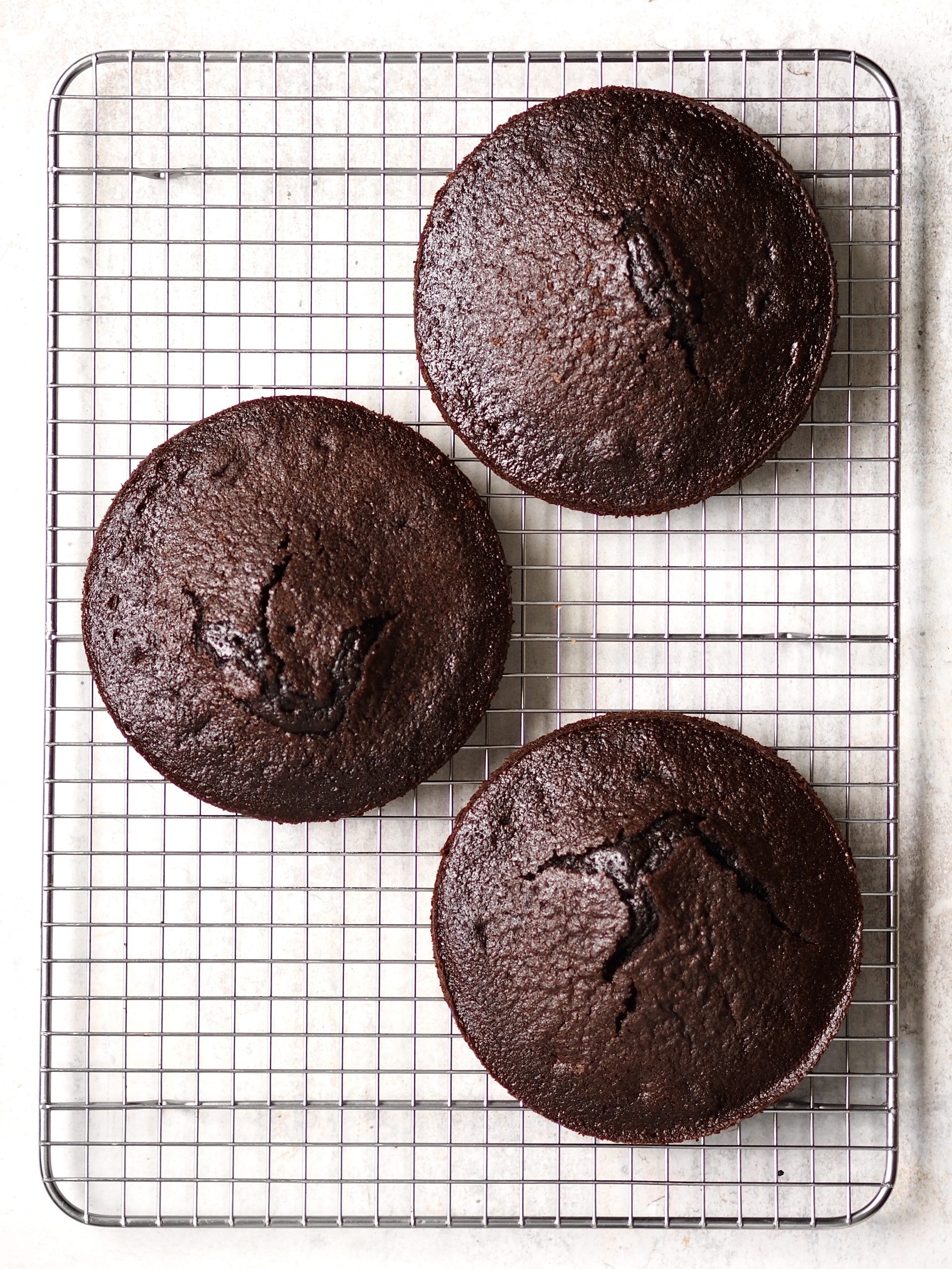 Cooling the Biscoff cake