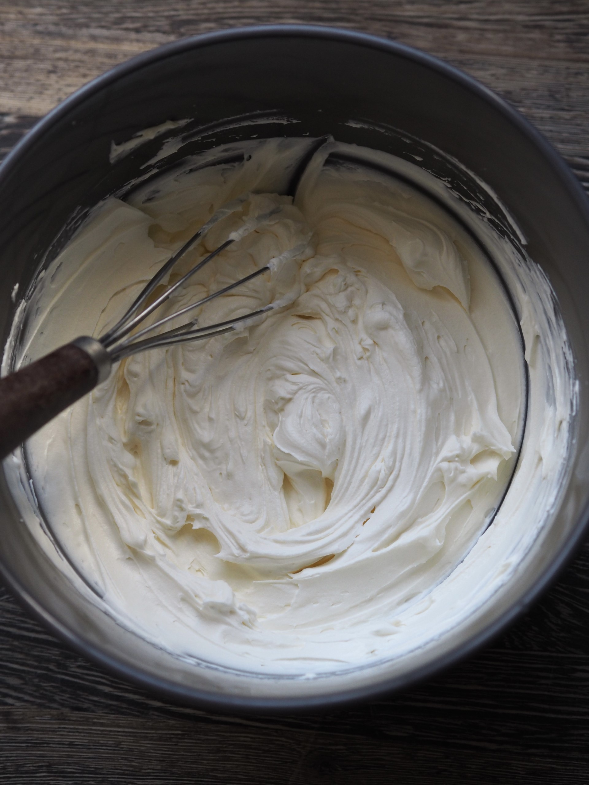 Whipping cream with vanilla extract