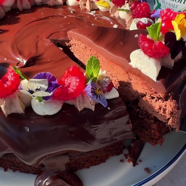 Slicing the chocolate cake